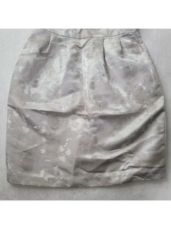 White House Black Market Women's Sleeveless Silver Jacquard Dress Size 4P - Picture 5 of 12